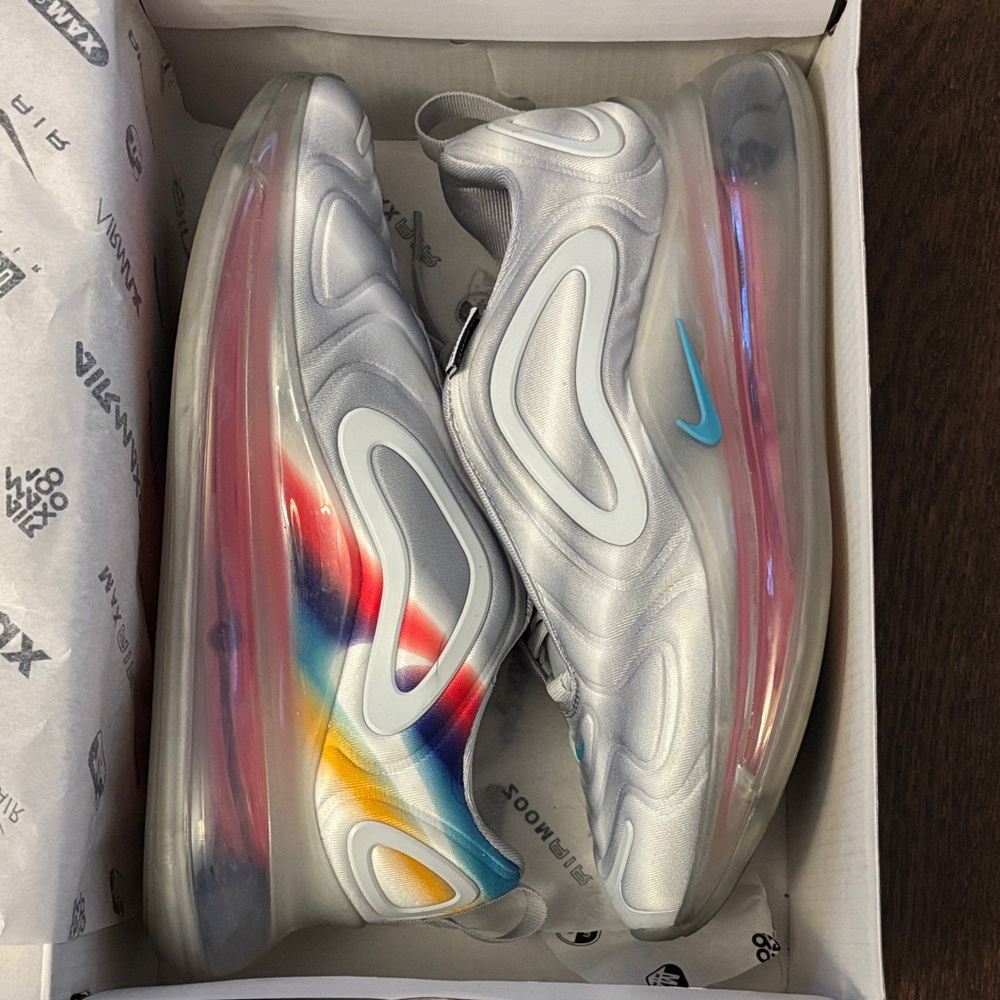 Nike Air Max 720 GS in Wolf Grey and Teal Nebula